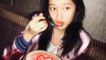 娱乐吃瓜酱关晓彤,娱乐圈的“吃瓜酱”，揭秘明星背后的故事